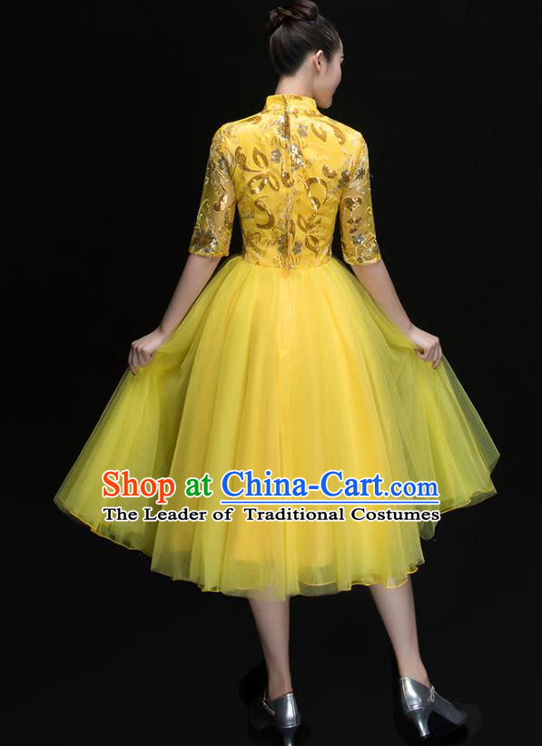 Traditional Chinese Yangge Fan Dancing Costume Modern Dance Dress Clothing