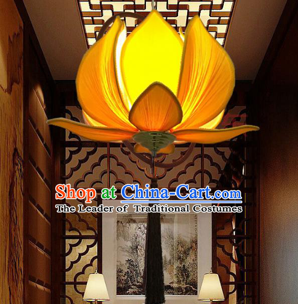 Traditional Chinese Handmade Yellow Silk Lotus Palace Lantern China Ceiling Palace Lamp