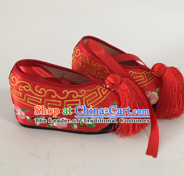 Traditional Chinese Ancient Princess Embroidered Peony Blood Stained Shoes, China Handmade Red Wedding Hanfu Embroidery Shoes for Women