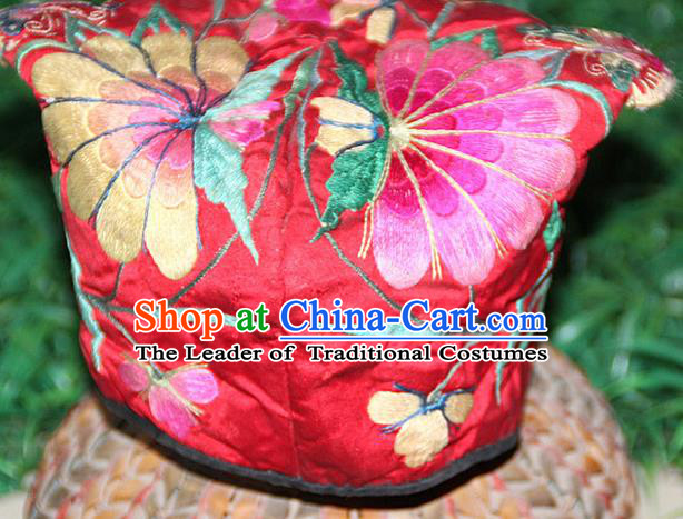 Traditional Chinese Miao Nationality Dancing Costume Accessories Necklace Hmong Female Folk Dance Ethnic Pleated Skirt and Headwear