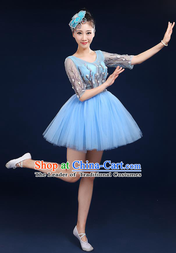 Traditional Chinese Yangge Fan Dancing Costume