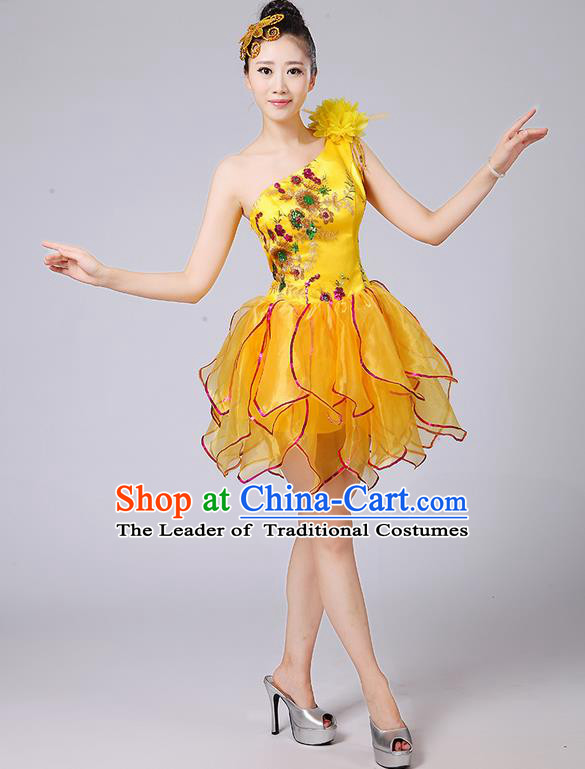 Traditional Chinese Yangge Fan Dancing Costume