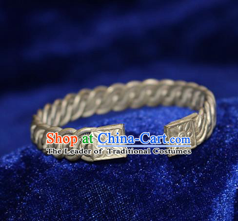 Traditional Chinese Miao Nationality Crafts Jewelry Accessory Bangle, Hmong Handmade Miao Silver Bracelet, Miao Ethnic Minority Silver Bracelet Accessories for Women