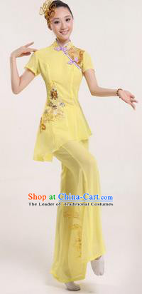 Traditional Chinese Yangge Fan Dancing Costume, Folk Dance Yangko Costume Drum Dance Yellow Clothing for Women