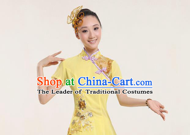 Traditional Chinese Yangge Fan Dancing Costume