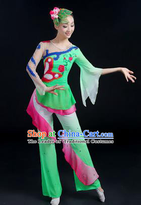 Traditional Chinese Yangge Fan Dancing Costume, Folk Dance Yangko Costume Drum Lotus Dance Green Clothing for Women