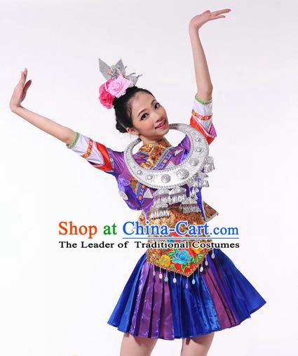 Traditional Chinese Yangge Fan Dancing Costume and Accessories