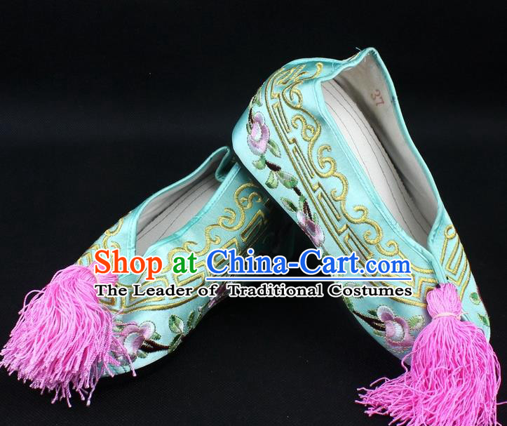 Traditional China Beijing Opera Hua Tan Diva Embroidered Shoes, Ancient Chinese Peking Opera Young Lady Princess Light Green Blood Stained Shoes