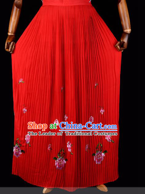 Traditional China Beijing Opera Young Lady Hua Tan Costume Female Embroidered Red Pleated Skirt, Ancient Chinese Peking Opera Diva Embroidery Peony Dress Bust Skirt