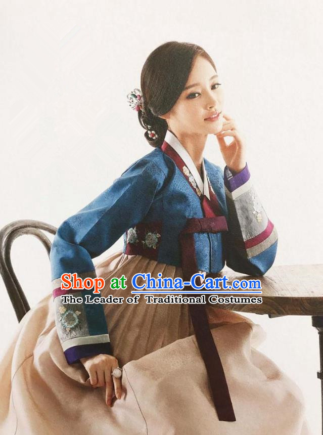 Traditional Korean Handmade Embroidery Mother Hanbok, Top Grade Korea Hanbok Wedding Blue Costume for Women