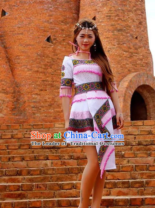 Traditional Chinese Miao Nationality Wedding Bride Costume Pink Pleated Skirt, Hmong Folk Dance Ethnic Chinese Minority Nationality Embroidery Clothing for Women