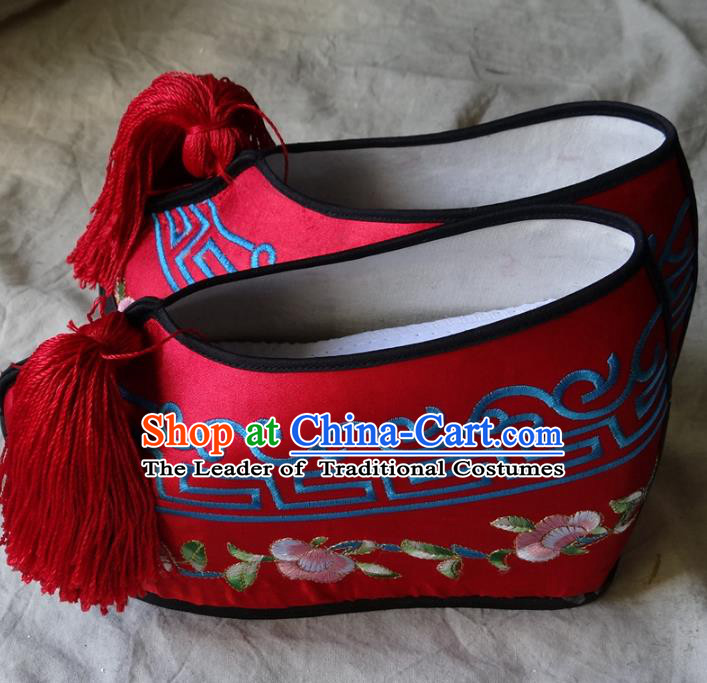 Traditional Chinese Qing Dynasty Princess Embroidered Shoes Red Satin Shoes, China Ancient Palace Lady Blood Stained Shoes for Women