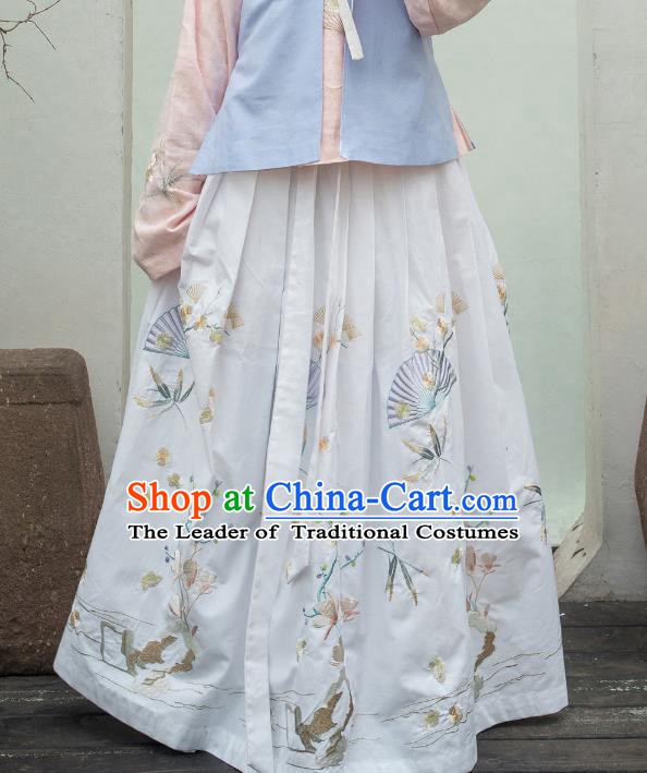 Traditional Chinese Ancient Ming Dynasty Princess Costume Embroidered White Skirt for Women