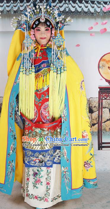 Chinese Beijing Opera Empress Costume Yellow Embroidered Cloak, China Peking Opera Actress Embroidery Mantle Clothing