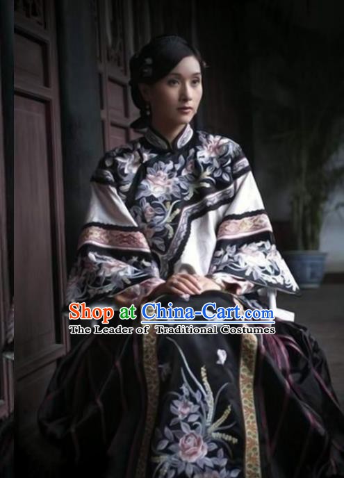 Traditional Chinese Ancient Late Qing Dynasty Young Mistress Embroidered Xiuhe Suit Costume for Women
