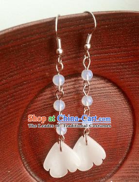 Traditional Chinese Handmade Classical White Eardrop Ancient Palace Queen Hanfu Earrings for Women