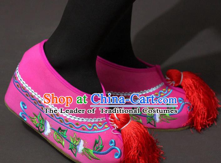 Traditional China Beijing Opera Actress Pink Embroidered Shoes, Chinese Peking Opera Diva Blood Stained Shoes