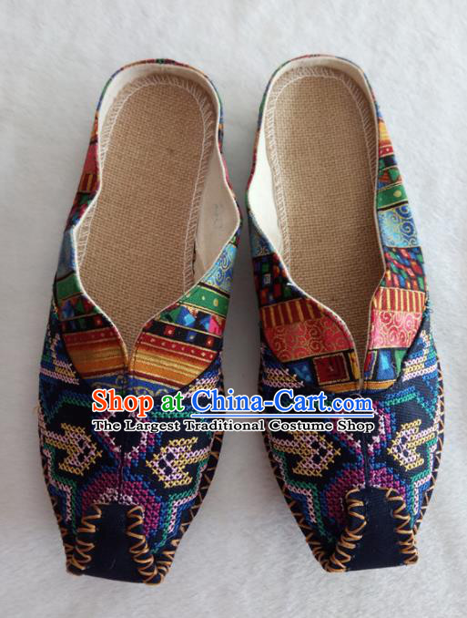 Chinese Traditional Handmade Embroidered Shoes Navy Cloth Slippers for Women