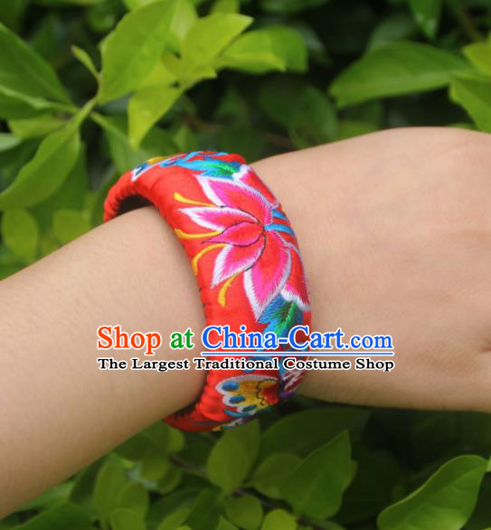Chinese Traditional National Handmade Embroidered Bracelet for Women