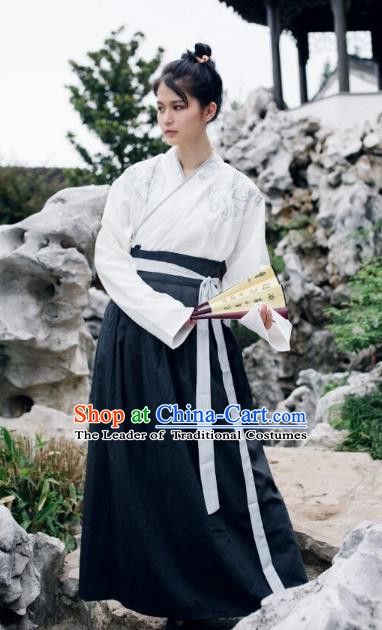 Chinese Ming Dynasty Swordsman Embroidered Costume Ancient Knight Clothing for Men