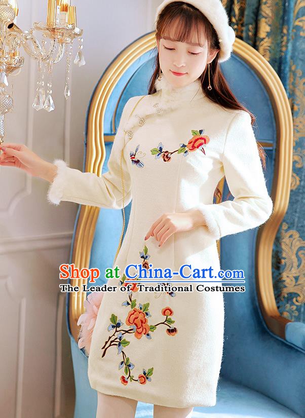 Traditional Chinese National Tangsuit Embroidered White Qipao Dress Cheongsam Clothing for Women
