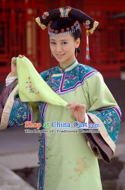 Chinese Ancient Qing Dynasty Kangxi Imperial Consort Embroidered Manchu Historical Costume for Women