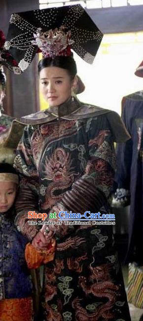 Ancient Chinese Qing Dynasty Manchu Empress Dowager Ci'an Embroidered Historical Costume for Women
