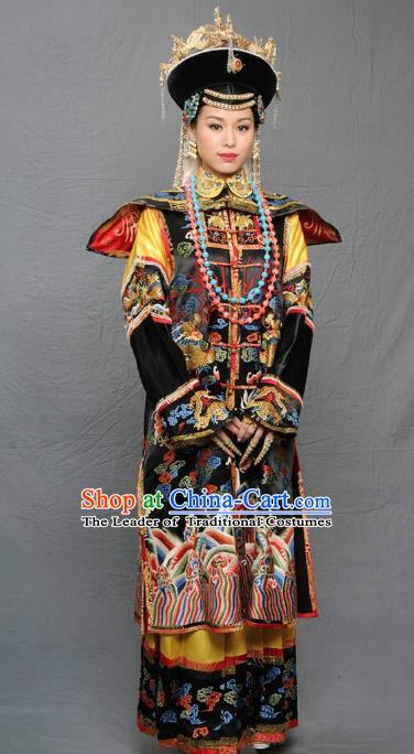 Chinese Qing Dynasty Manchu Empress of Kangxi Historical Costume Ancient Palace Lady Clothing for Women