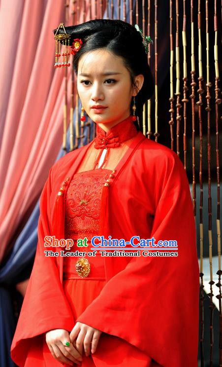 Chinese Ancient Ming Dynasty Princess Embroidered Costume for Women