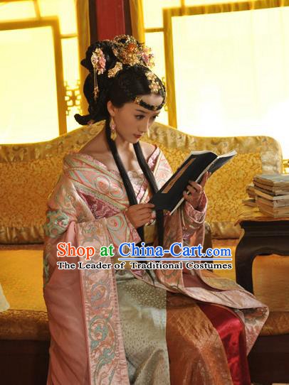 Ancient Chinese Ming Dynasty Empress Historical Costume Traditional Queen of Zhu Youxiao Embroidered Replica Costume for Women
