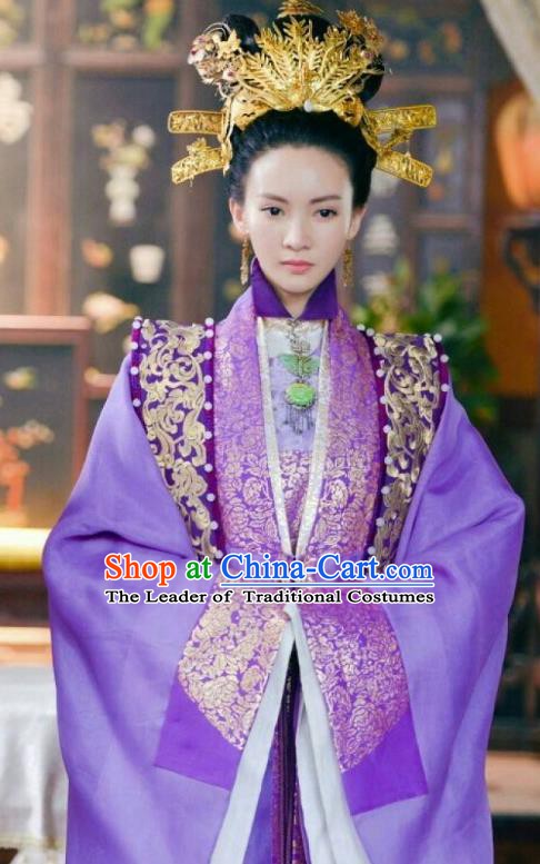 Chinese Ancient Ming Dynasty Palace Queen Embroidered Dress Costume for Women