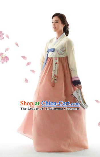 Korean Traditional Bride Hanbok Beige Blouse and Champagne Embroidered Dress Ancient Formal Occasions Fashion Apparel Costumes for Women