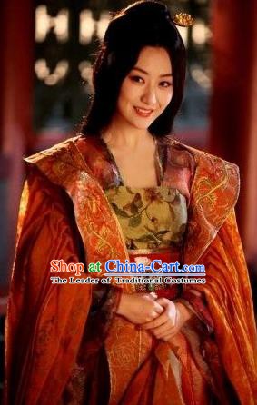 Traditional Chinese Ancient Tang Dynasty Empress Tailing Embroidered Replica Costume for Women