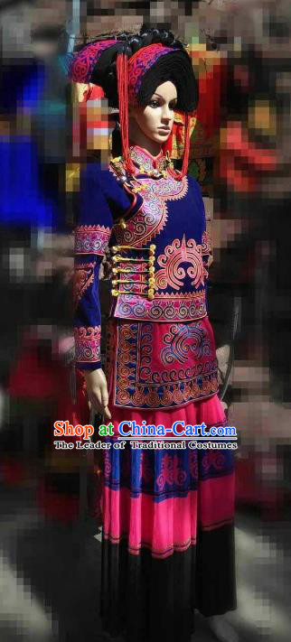 Traditional Chinese Yi Nationality Embroidered Costume, China Yi Ethnic Minority Dance Clothing and Headwear for Women