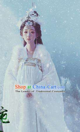 Chinese Ancient Imperial Concubine Hanfu Dress Traditional Tang Dynasty Imperial Consort Embroidered Costume and Hairpins for Women