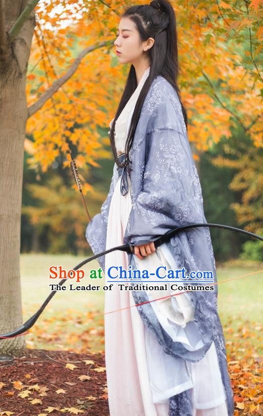 Chinese Traditional Jin Dynasty Swordswoman Costume Ancient Heroine Embroidered Clothing for Women