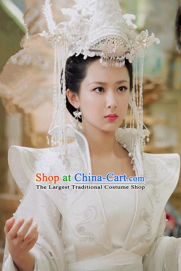 The Honey Sank Like Frost Chinese Ancient Costumes Traditional Queen Hanfu Dress