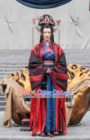 Chinese Ancient Female Castellan Swordswoman Embroidered Costumes and Headpiece for Women
