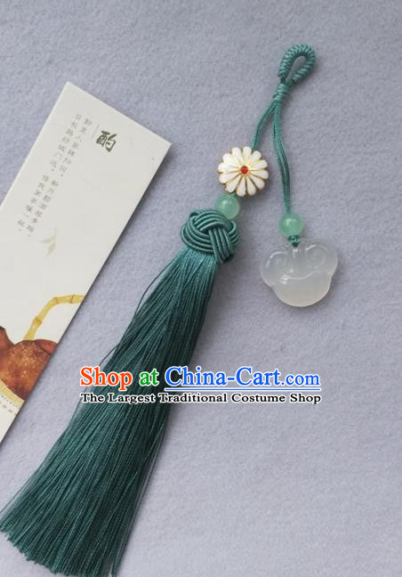 Chinese Traditional Hanfu Green Tassel Brooch Pendant Ancient Cheongsam Breastpin Accessories for Women