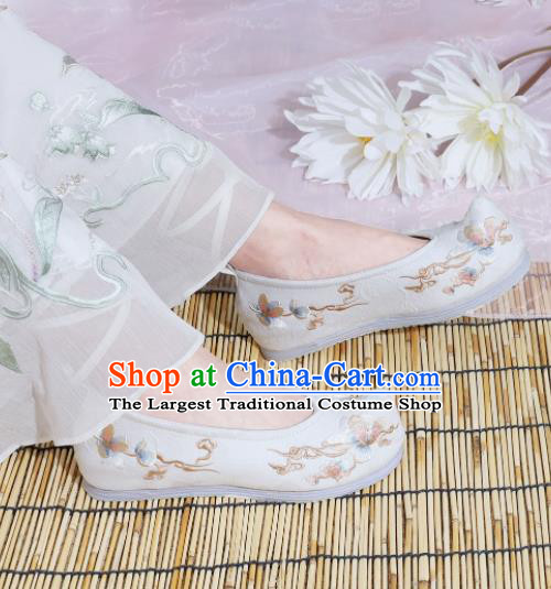 Chinese National Embroidered Magnolia White Shoes Ancient Traditional Princess Shoes Hanfu Shoes for Women