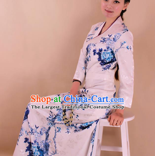 Traditional Chinese Zang Ethnic White Dress Tibetan Minority Kangba Folk Dance Costume for Women