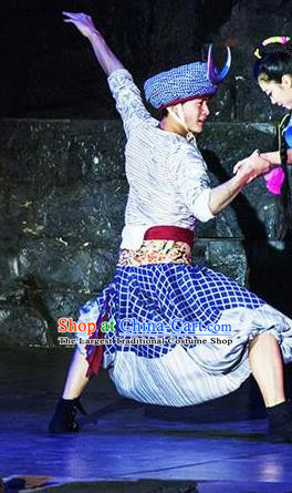 Chinese Border Town Miao Nationality Clothing Stage Performance Dance Costume for Men