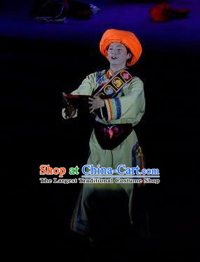 Phoenix Flying Qiang Dance Traditional Chinese Qiang Ethnic Minority Youth Dance Yellow Costumes and Headwear for Men