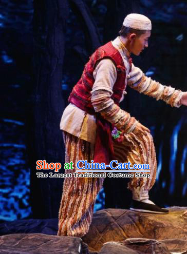 Flowers and Trumpeter Traditional Chinese Hui Nationality Stage Performance Costumes and Headwear for Men