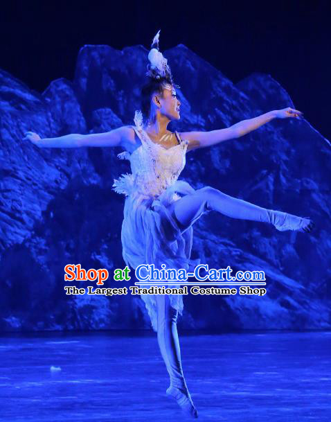 Chinese Tamrac Heaven Zang Nationality Dance White Dress Stage Performance Costume and Headpiece for Women