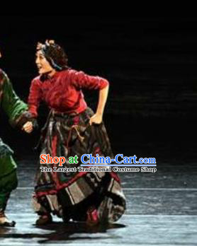 Chen Ai Luo Ding Chinese Tibetan Nationality Dress Stage Performance Dance Costume and Headpiece for Women