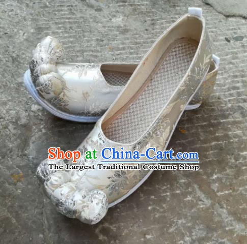 Asian Chinese Traditional Shoes Ancient Song Dynasty Wedding White Shoes Hanfu Shoes for Women