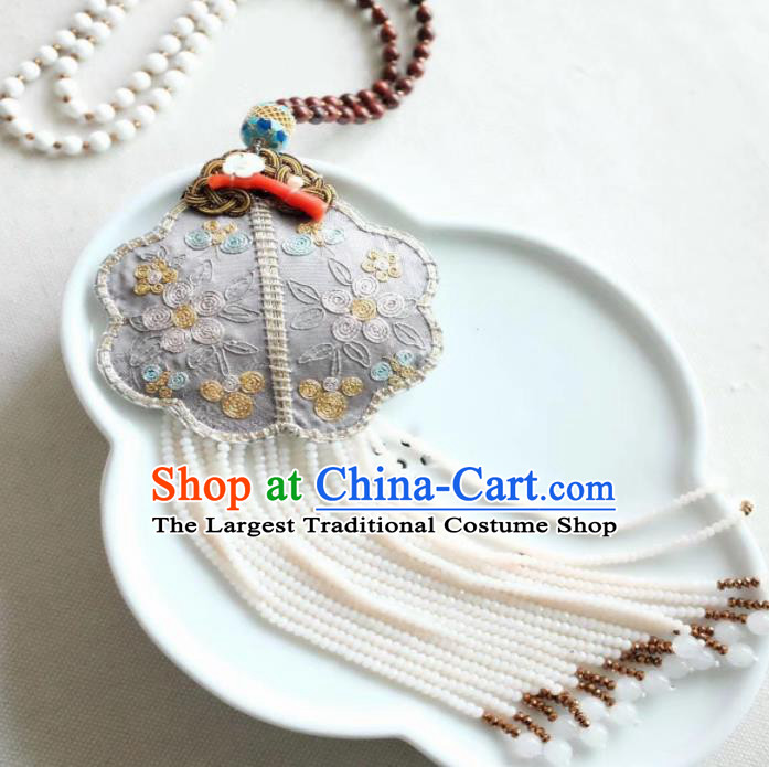 Chinese Traditional Jewelry Accessories Classical Pressure Embroidered Tassel Brooch for Women