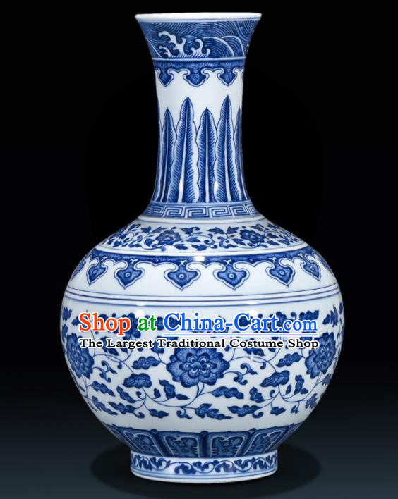 Chinese Jingdezhen Ceramic Craft Hand Painting Enamel Design Vase Handicraft Traditional Porcelain Vase