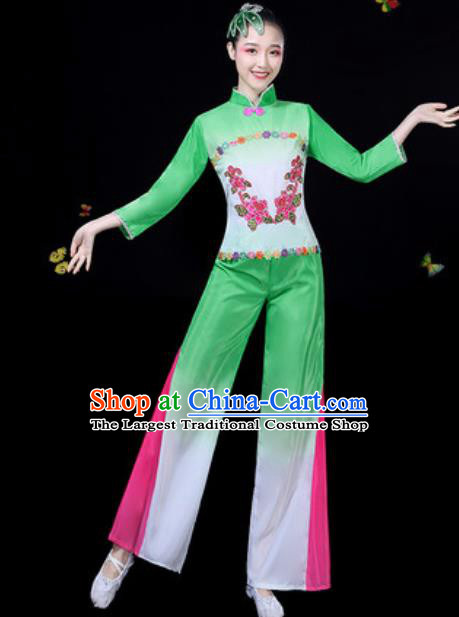 Traditional Chinese Group Dance Yangko Green Clothing Folk Dance Fan Dance Stage Performance Costume for Women